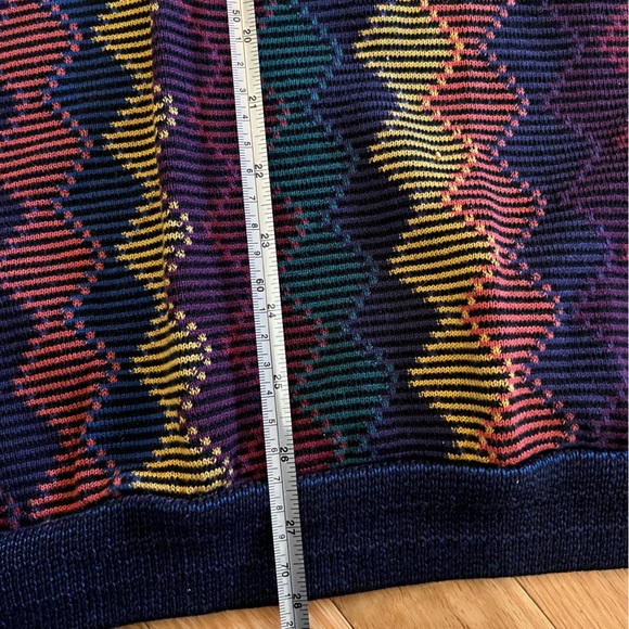 Colorful Geometric Sweater - Picture 4 of 4